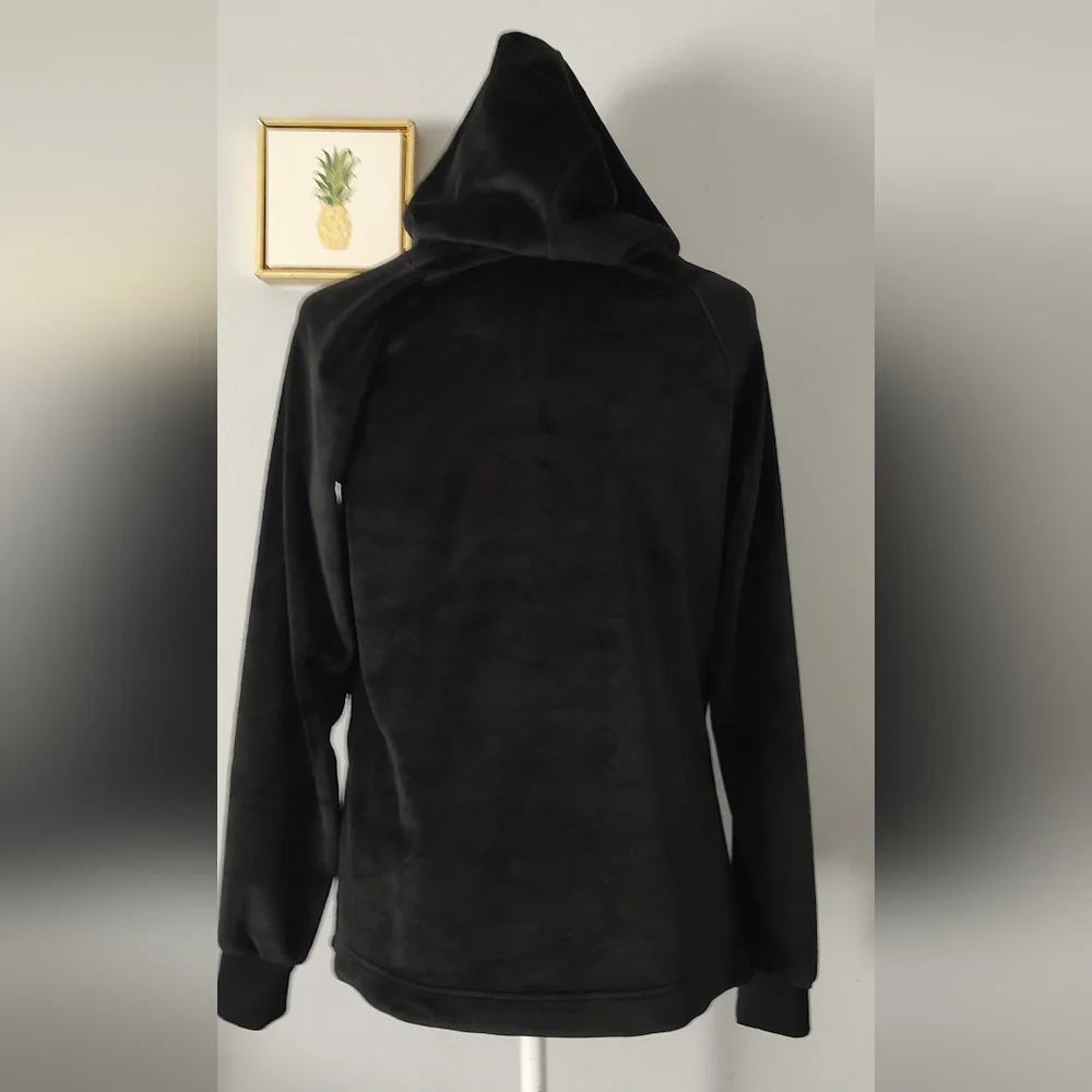 Hoodie  Women Pullover  Black Fleece Size XS  Long Sleeves Warm New without Tag